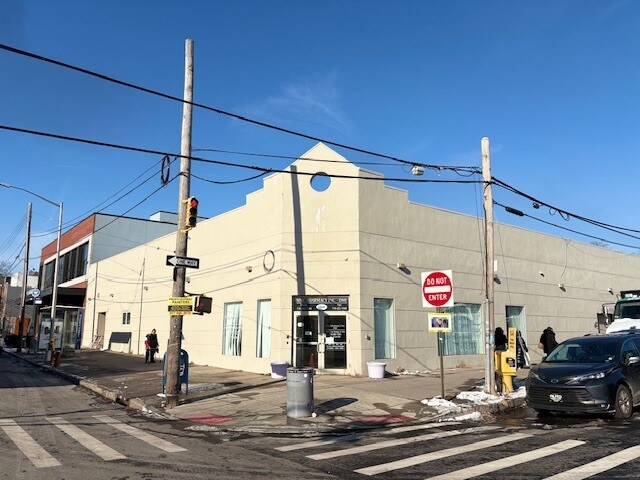 5918-24 13th Ave, Brooklyn, NY à louer Photo du bâtiment- Image 1 de 34