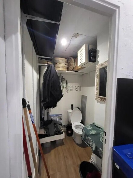 Retail in Toulouse for lease - Interior Photo - Image 3 of 3