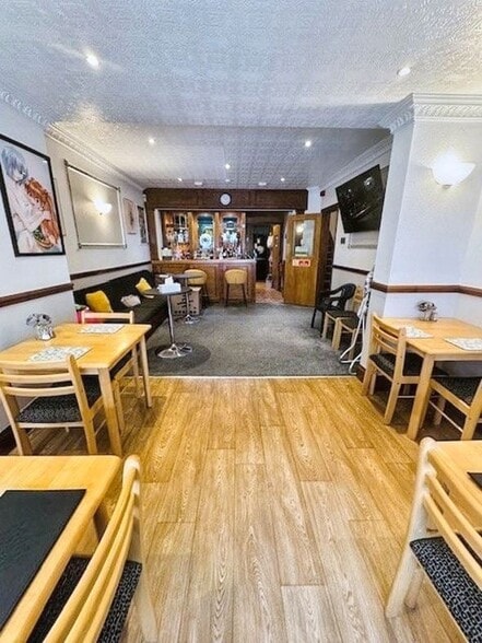 19 St. Chads Rd, Blackpool for sale - Interior Photo - Image 2 of 3