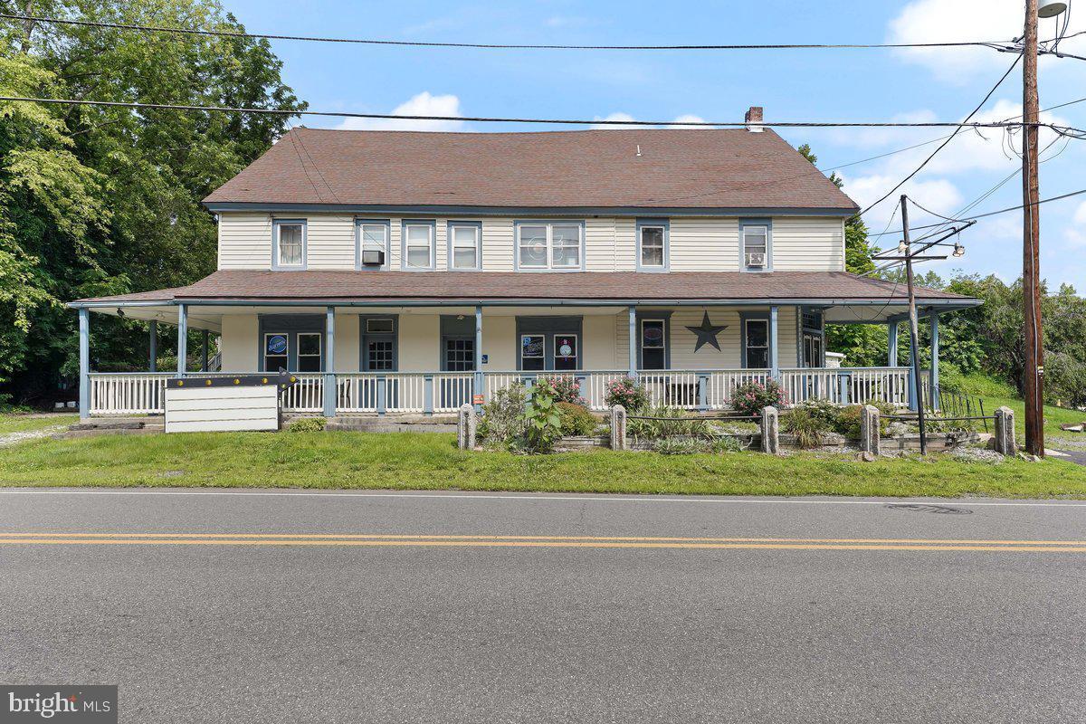 2116 Old Route 100, Bechtelsville, PA à vendre Photo du bâtiment- Image 1 de 26