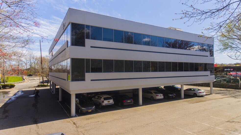 95 Main Ave, Clifton, NJ à louer - Photo du bâtiment - Image 2 de 5