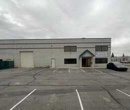 585-597 W 9400 S, Sandy, UT à louer Photo du bâtiment- Image 2 de 14