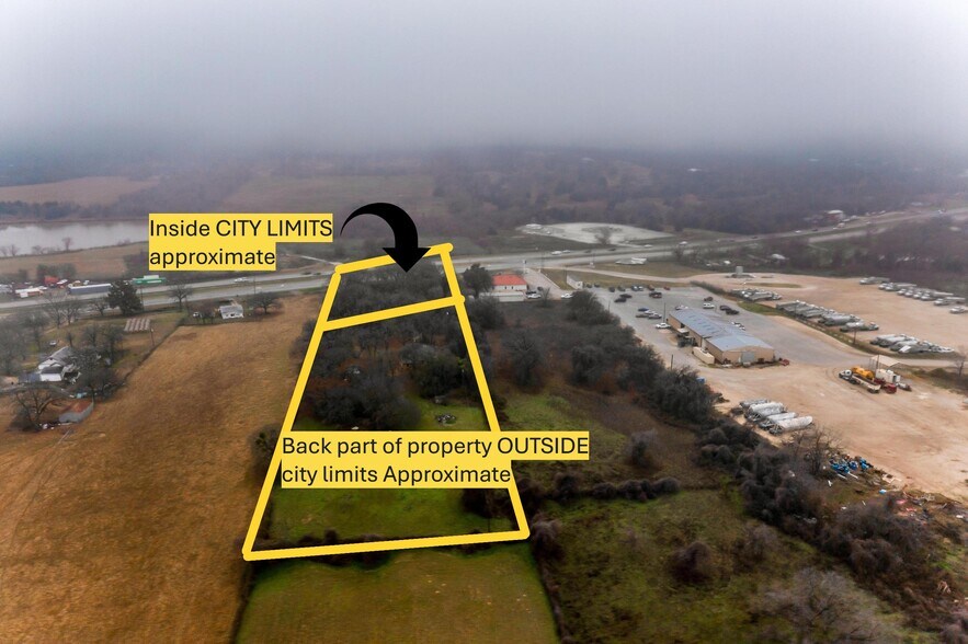 4011 US-67, Cleburne, TX à vendre - Photo principale - Image 1 de 44