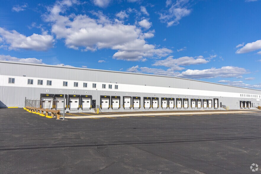 485 Wildwood Ave, Woburn, MA à louer - Photo du bâtiment - Image 1 de 5