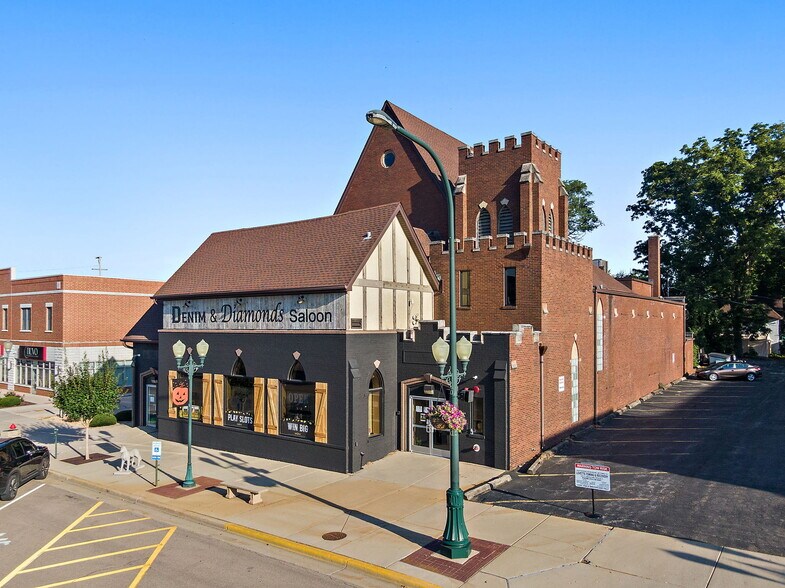 425 W State St, Sycamore, IL à vendre - Photo du bâtiment - Image 2 de 25