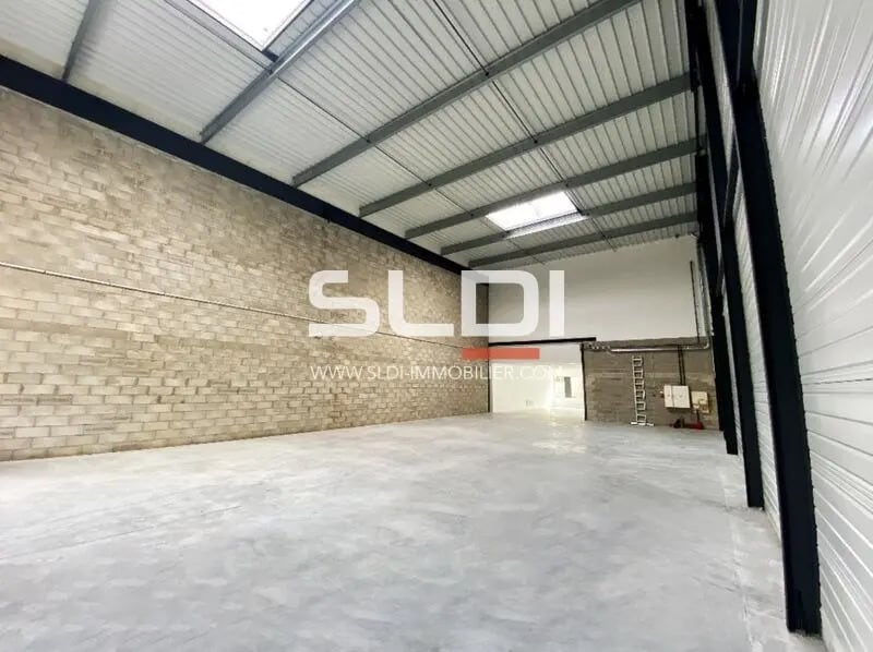 Flex in Vaulx-en-Velin for sale Building Photo- Image 1 of 7