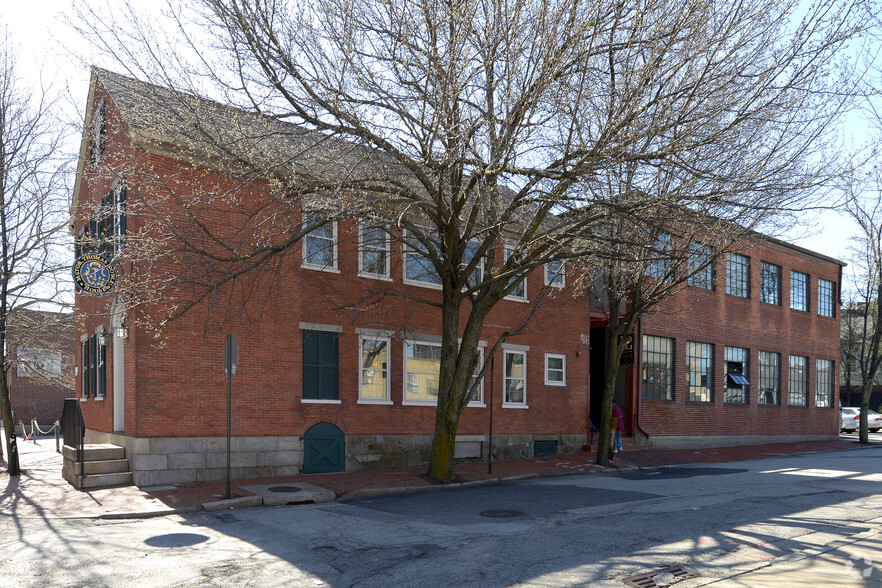 12 Bassett St, Providence, RI à louer - Photo principale - Image 1 de 23