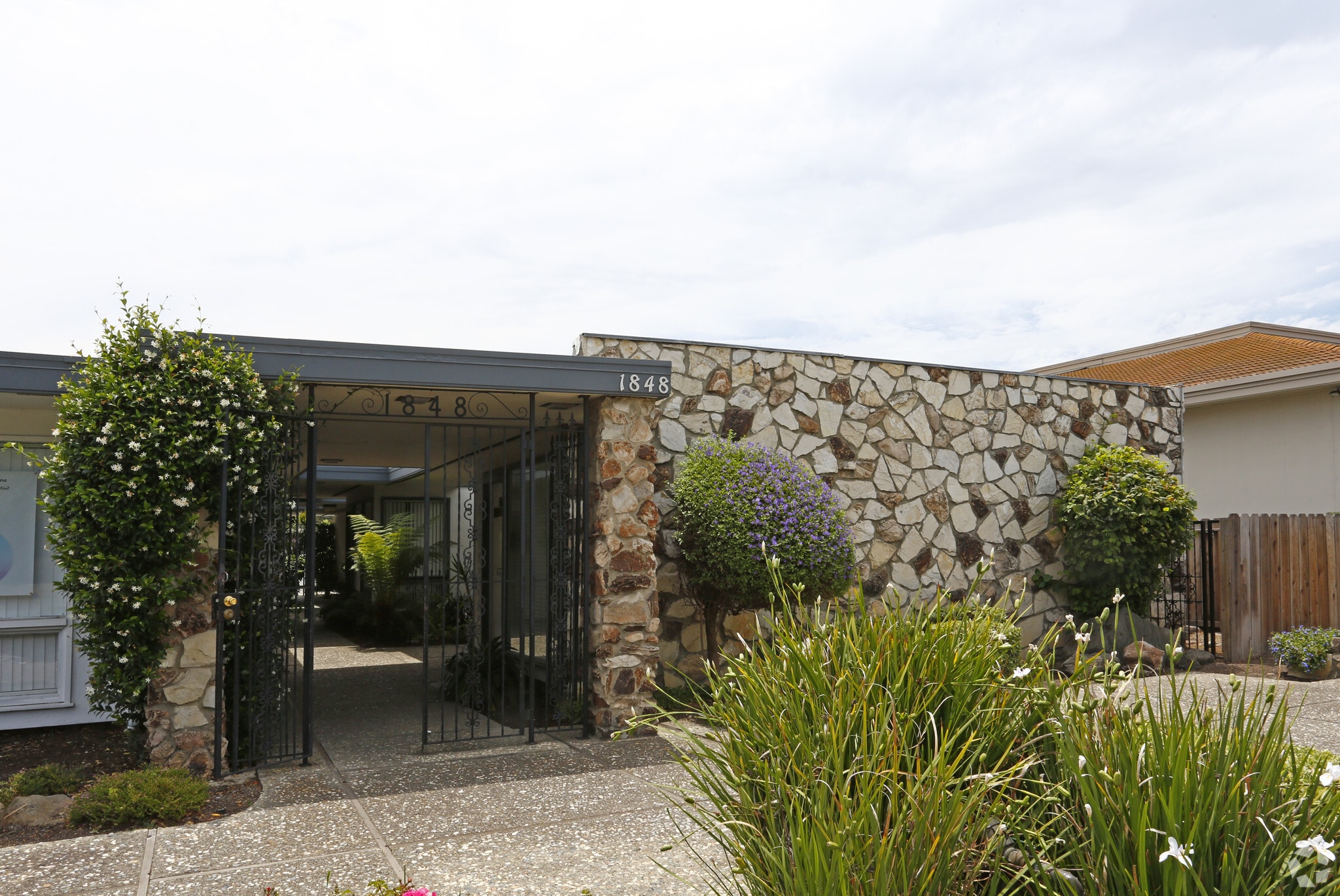 1848 Saratoga Ave, Saratoga, CA for lease Primary Photo- Image 1 of 7