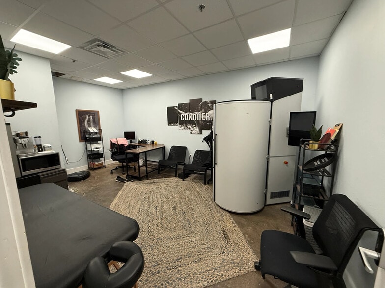 2907-2917 Franklin Ave, Waco, TX for lease - Interior Photo - Image 3 of 9
