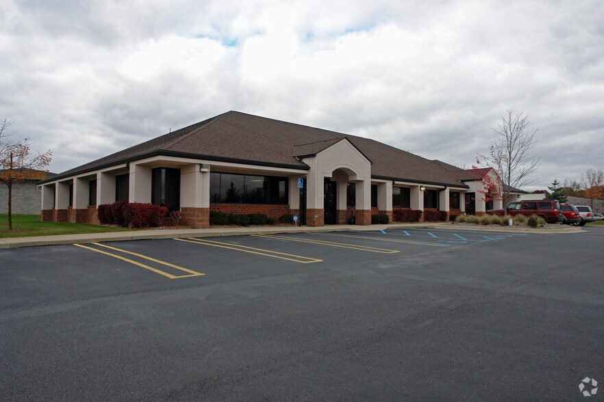5918 Meridian Blvd, Brighton, MI for lease - Building Photo - Image 2 of 5