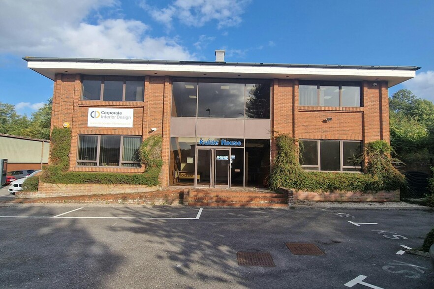 Stroudley Rd, Basingstoke for sale - Building Photo - Image 1 of 1