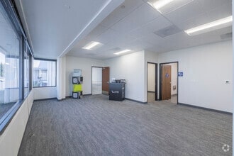 1495-1497 Zephyr Ave, Hayward, CA à louer Hall d’entrée- Image 2 de 9