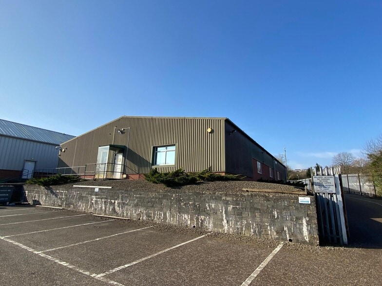 New Rd, Hengoed for lease - Primary Photo - Image 1 of 5