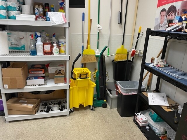 1240-1270 E Brandon Blvd, Brandon, FL à louer - Photo du bâtiment - Image 3 de 12