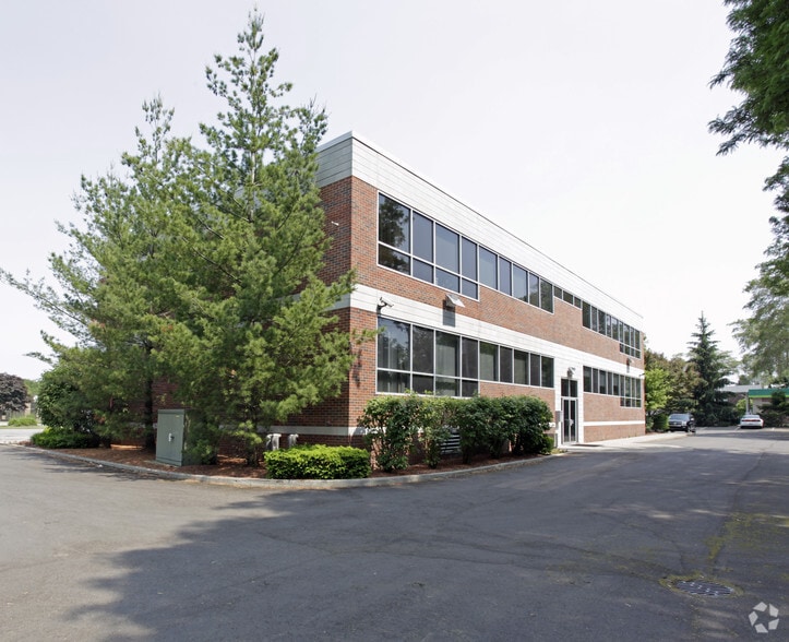 26075 Woodward Ave, Huntington Woods, MI for lease - Building Photo - Image 2 of 23