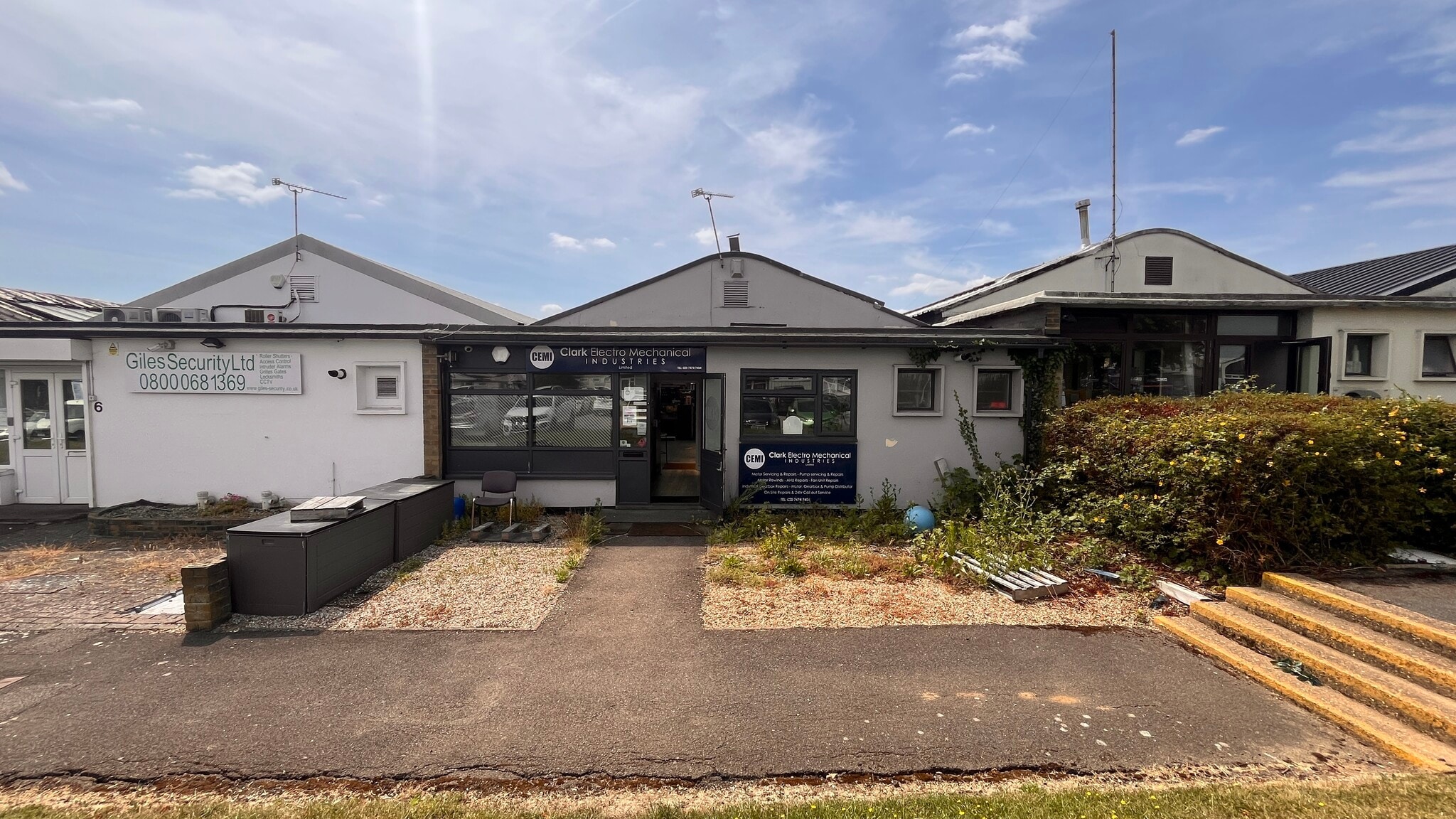 Bowlers Croft, Basildon for lease Building Photo- Image 1 of 3