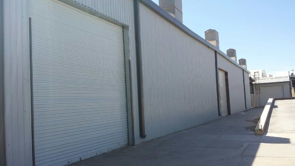 120 E Ross Ave, El Centro, CA à louer - Photo du bâtiment - Image 1 de 10
