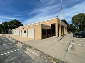 9300 Blue Ridge Blvd, Kansas City, MO for lease Building Photo- Image 2 of 12