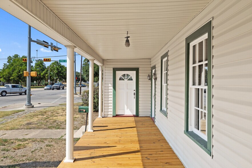 620 N Main St, Taylor, TX à vendre - Photo du bâtiment - Image 1 de 44