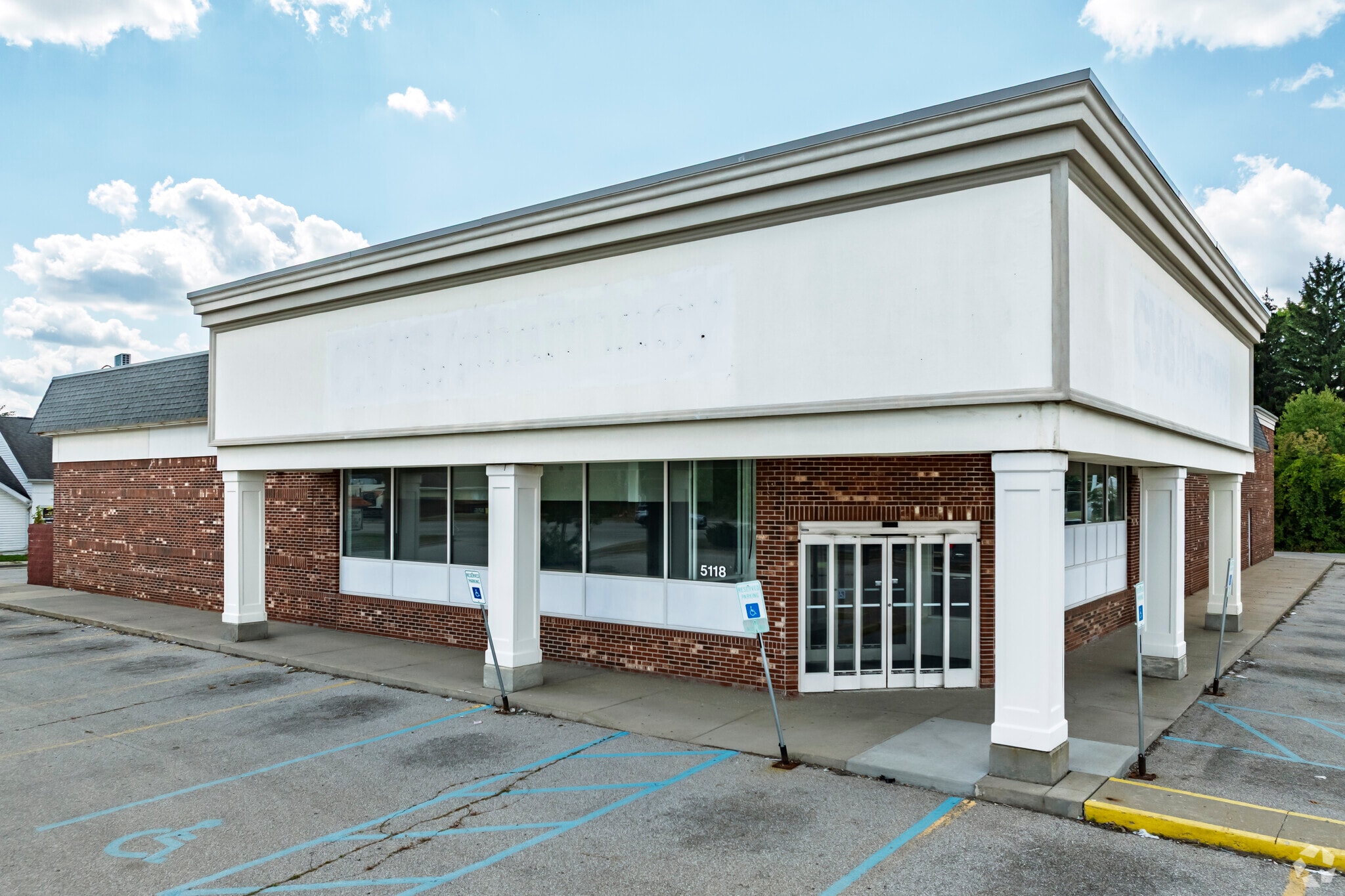 5118 S Martin Luther King Jr Blvd, Lansing, MI for sale Primary Photo- Image 1 of 21