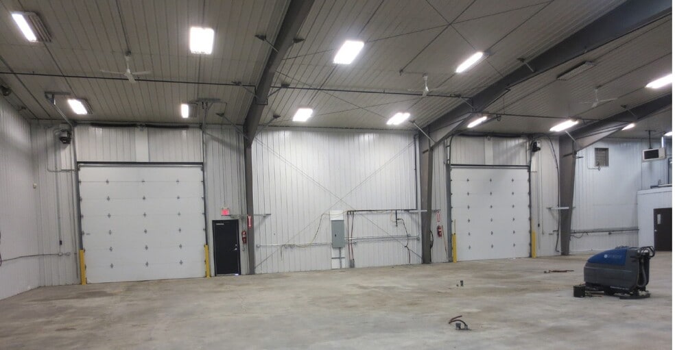 86 Wheatfield Rd, Rosser, MB for lease - Interior Photo - Image 3 of 10