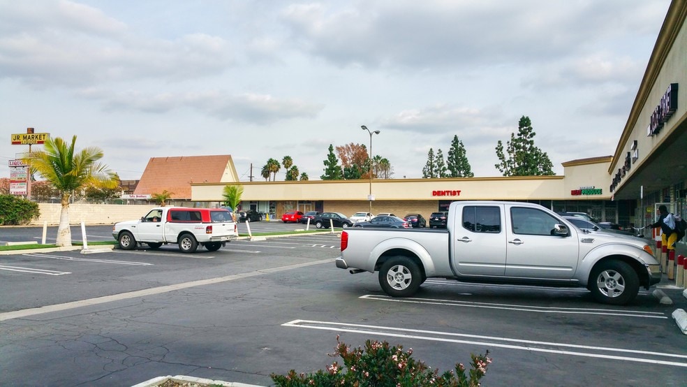 3240-3268 W Lincoln Ave, Anaheim, CA for lease - Building Photo - Image 3 of 12