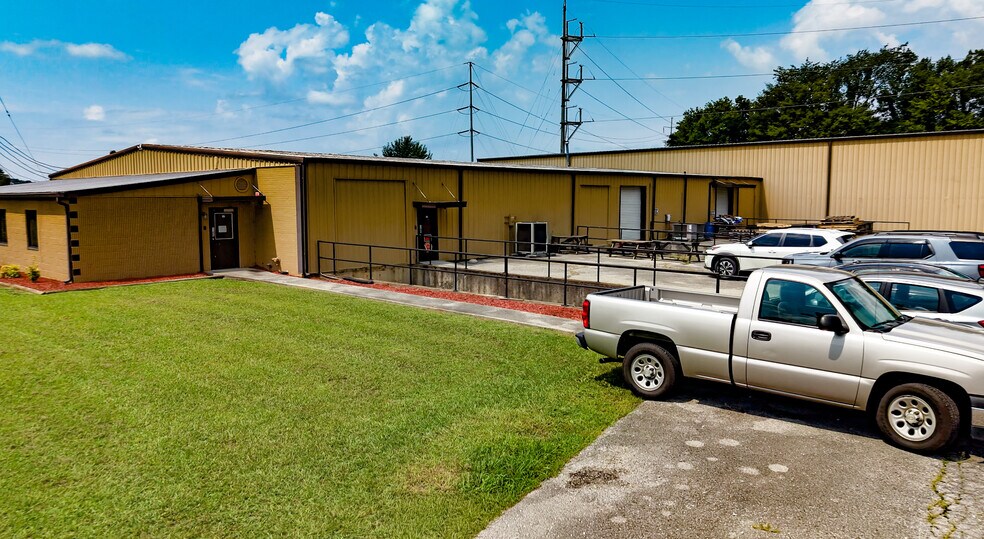 2325 Highway 411 N, Etowah, TN à louer - Photo du bâtiment - Image 3 de 5