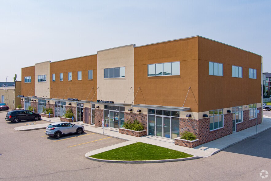 52 Gateway Dr NE, Airdrie, AB à vendre - Photo principale - Image 1 de 1