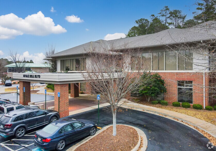 60 Oak Hill Blvd, Newnan, GA à louer - Photo du bâtiment - Image 2 de 4