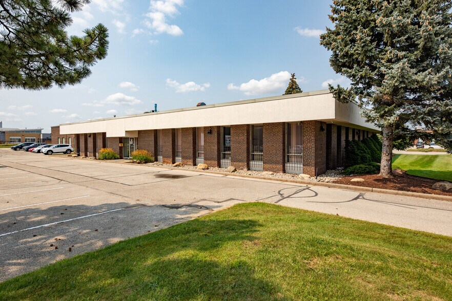 6380 Viscount Rd, Mississauga, ON à vendre - Photo principale - Image 1 de 1