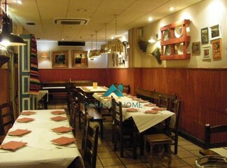 Plus de détails pour Multi-résidentiel à vendre