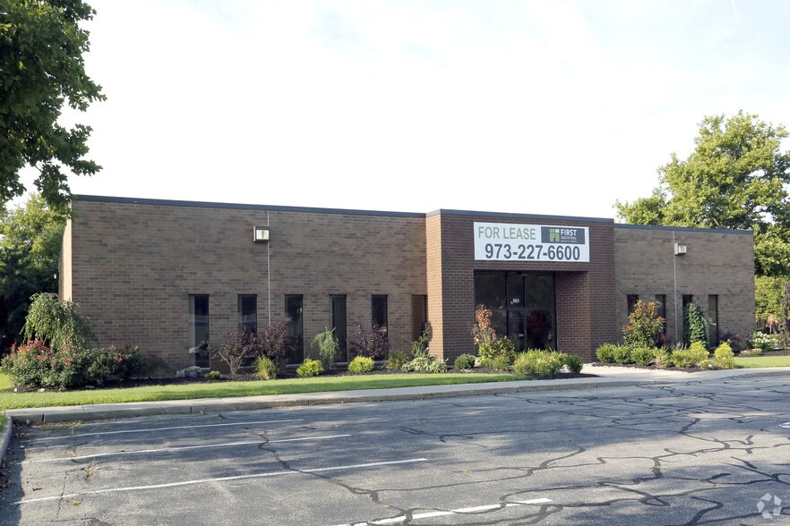 20 Chapin Rd, Pine Brook, NJ à louer - Photo du bâtiment - Image 2 de 3