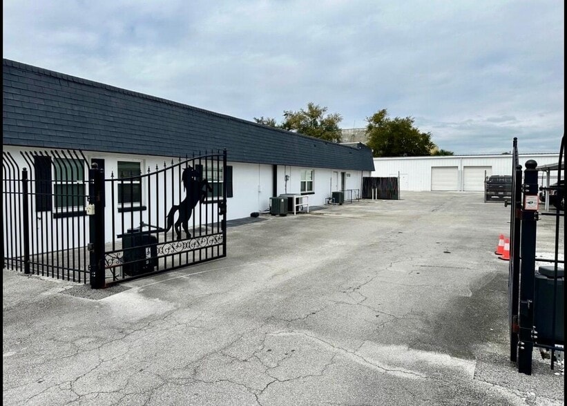 1075 Orienta Ave, Altamonte Springs, FL for lease - Building Photo - Image 2 of 6