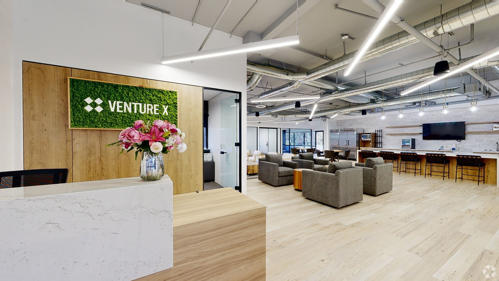 10089 Willow Creek Rd, San Diego, CA à louer Photo du bâtiment- Image 1 de 25