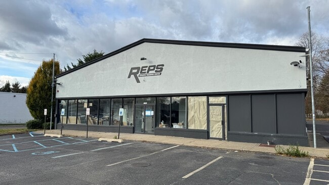 Plus de détails pour 2343 Middle Country Rd, Centereach, NY - Commerce de détail à vendre