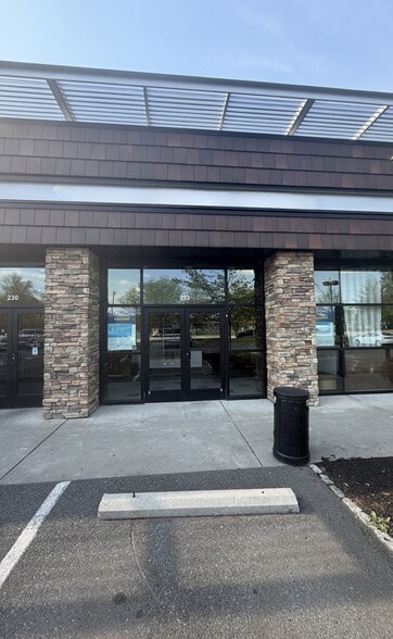 210-236 N Radnor Chester Rd, Radnor, PA for lease - Building Photo - Image 3 of 16