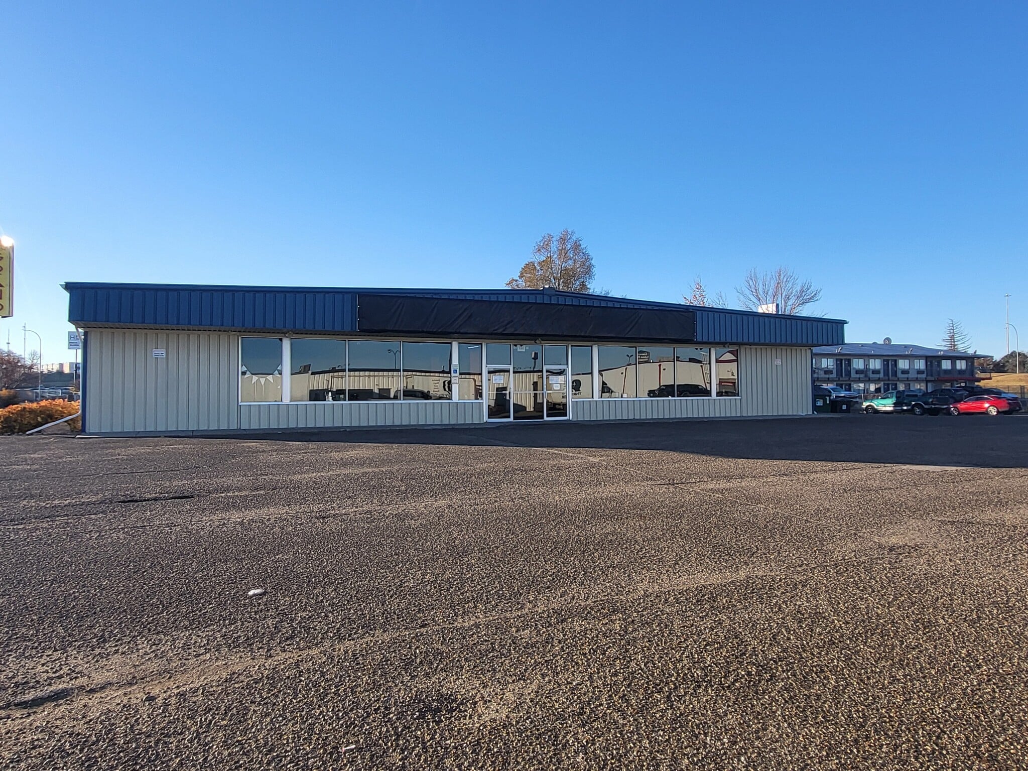 1414 Interstate Loop, Bismarck, ND for lease Primary Photo- Image 1 of 9
