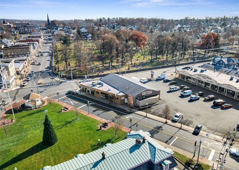 9 S Colony St, Wallingford, CT à louer - Photo du bâtiment - Image 3 de 5