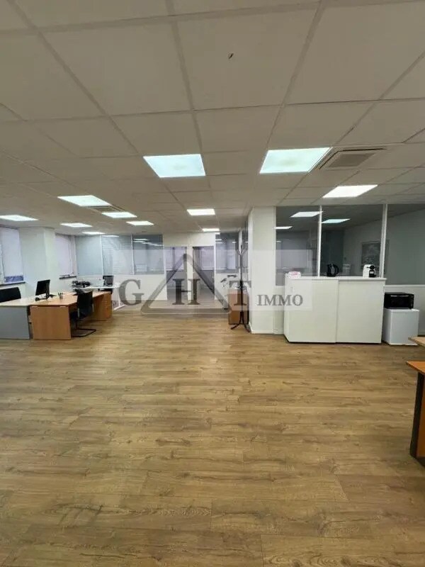 Office in Maisons-Alfort for lease Interior Photo- Image 1 of 9