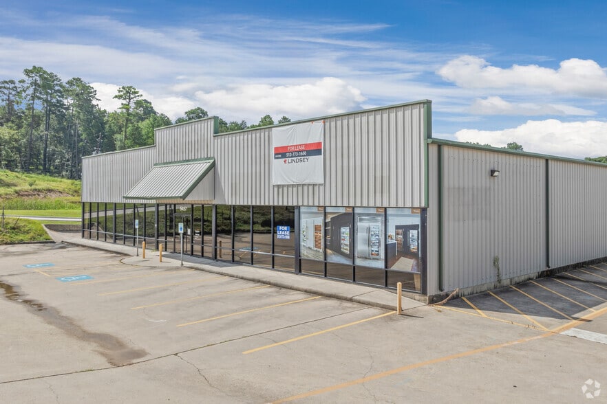 5457 W Davis St, Conroe, TX for lease - Building Photo - Image 1 of 29