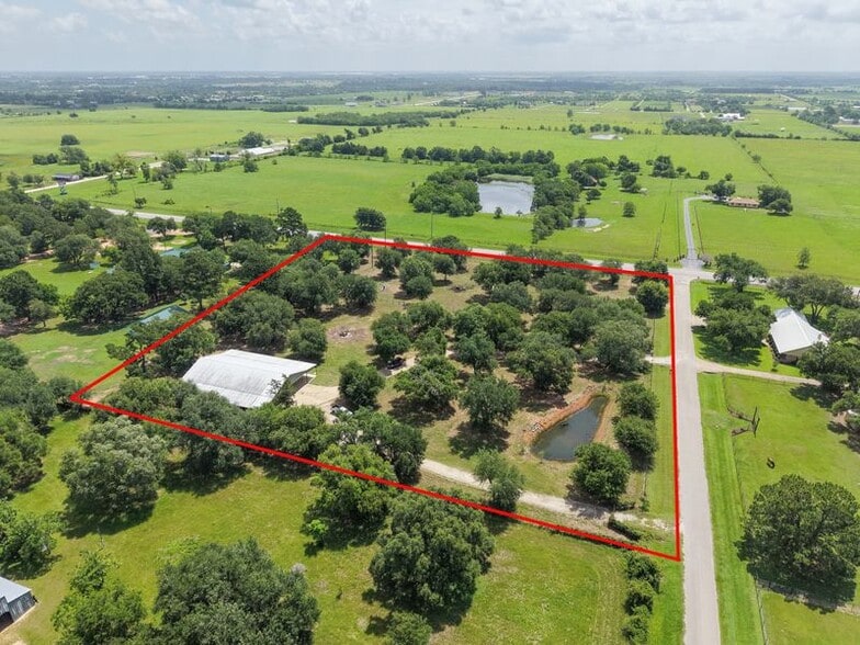 32956 Londonderry Dr, Waller, TX for sale - Building Photo - Image 3 of 20