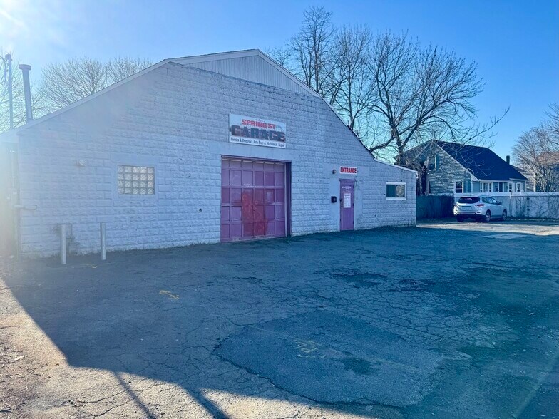 99 Spring St, Fairhaven, MA à vendre - Photo du bâtiment - Image 2 de 21