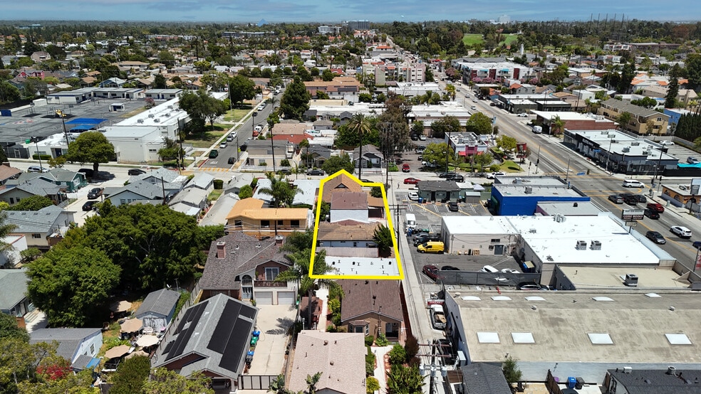 1315 Termino Ave, Long Beach, CA à vendre - Photo du bâtiment - Image 3 de 7
