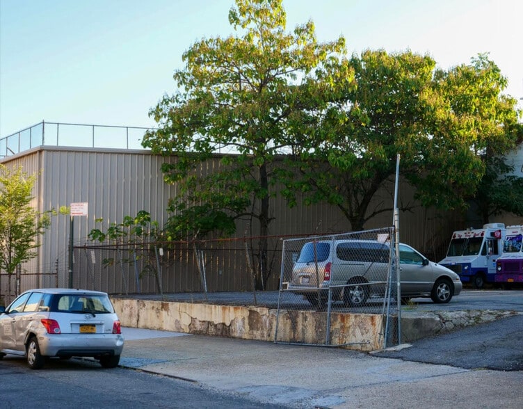 47-51 33rd St, Long Island City, NY for sale - Building Photo - Image 3 of 10