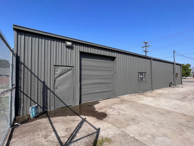 2514 Burbank St, Dallas, TX for lease - Building Photo - Image 2 of 3