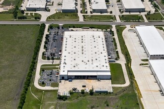 1611 Clovis Barker Rd, San Marcos, TX à louer Photo du bâtiment- Image 2 de 5