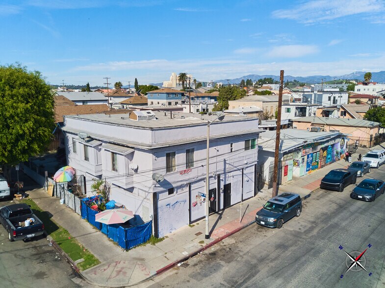 701 N Fickett St, Los Angeles, CA à vendre - Photo du bâtiment - Image 2 de 16