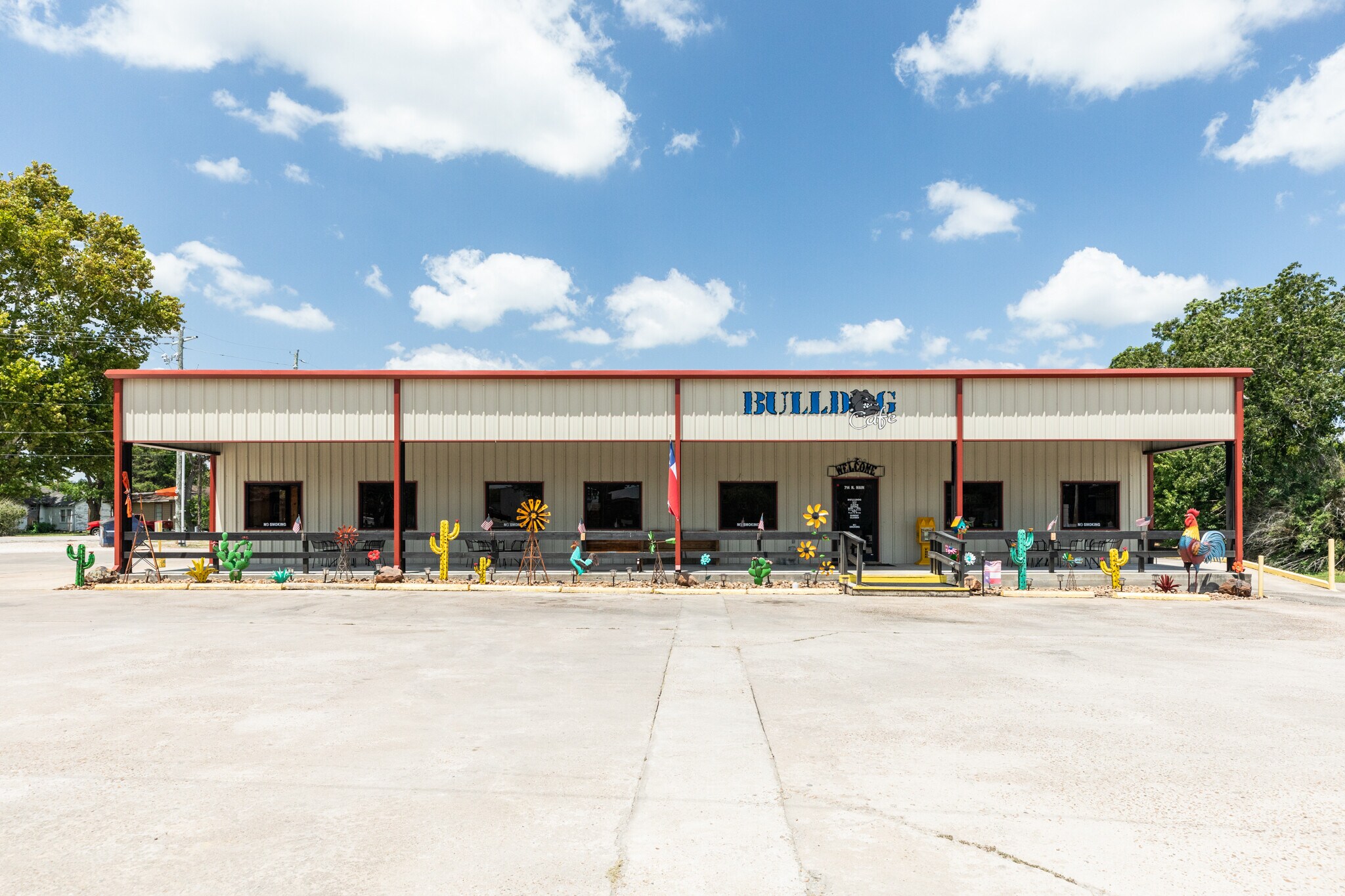 714 N Main St, Sweeny, TX à vendre Photo du bâtiment- Image 1 de 34