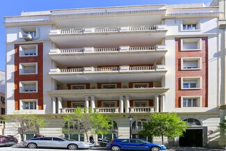 Plus de détails pour Multi-résidentiel à vendre