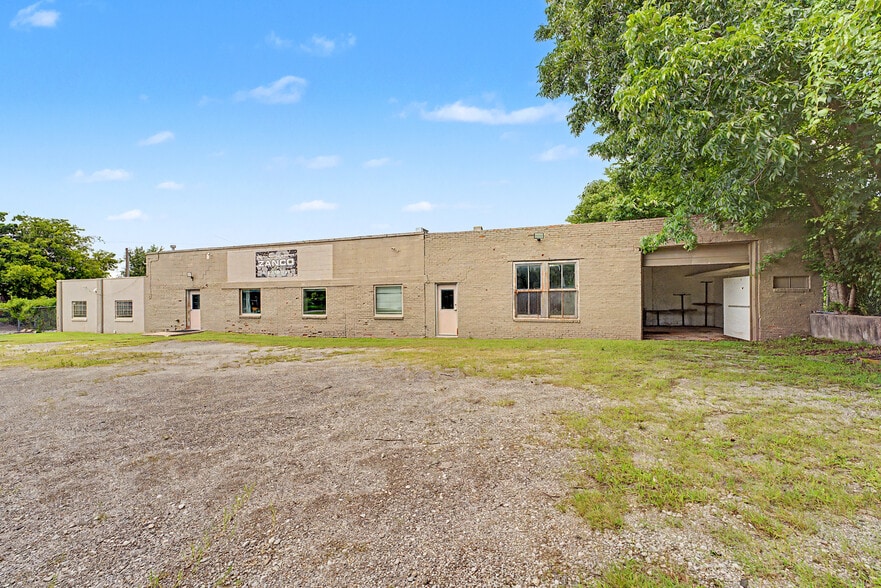 1039 N Owasso Ave, Tulsa, OK for lease - Building Photo - Image 2 of 14